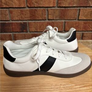 BELLINI CLASSIC BLACK & WHITE LOW TOP RETRO STYLE SNEAKERS TENNIS SHOES SIZE 9